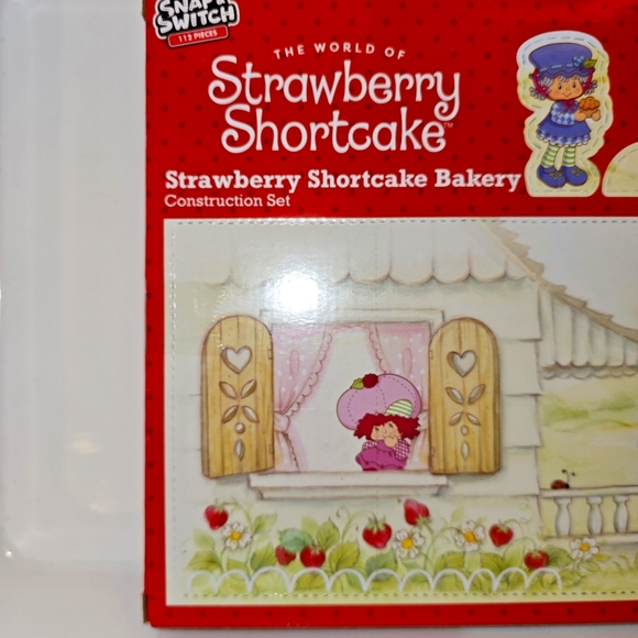 The World of Strawberry Shortcake 112 Piece Bakery Construction Set/ BNIB - Picture 8 of 13